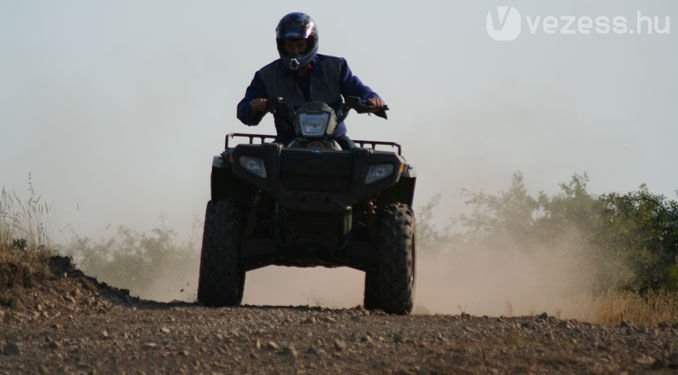 Quadokat vesznek a rendőrök