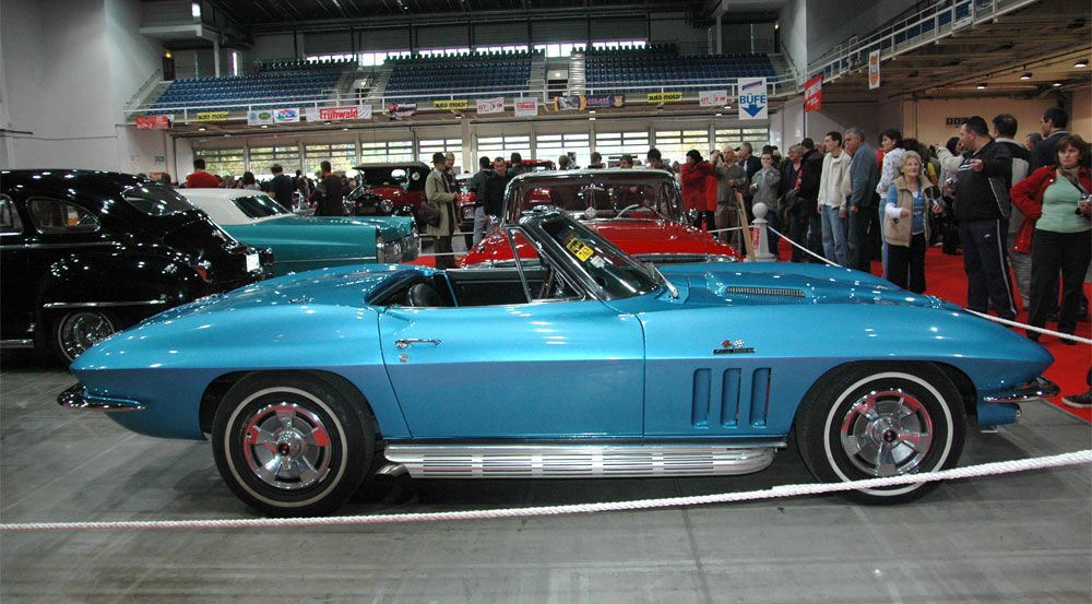 1966-os Chevrolet Corvette C2, legnagyobb sebessége 245 km/h volt