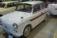 Trabant P60. Gyorsulása 100 km/órára kb. egy perc