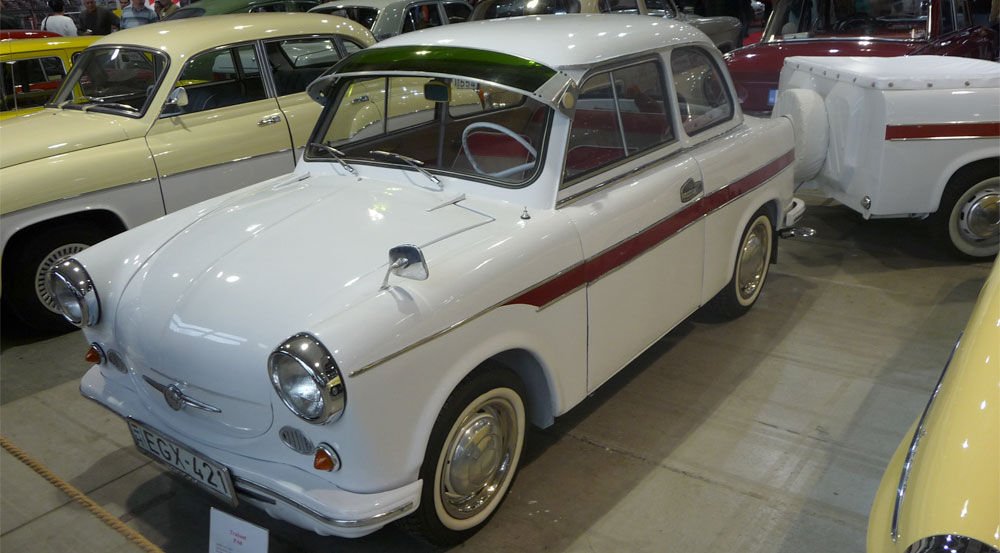 Trabant P60. Gyorsulása 100 km/órára kb. egy perc