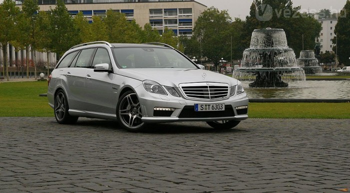 Praktikus sportkocsi