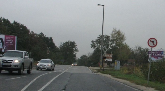 Autósok ezrei szegnek naponta szabályt, ha nem tisztelegnek negyvenre lassítással a kísértetvonatoknak