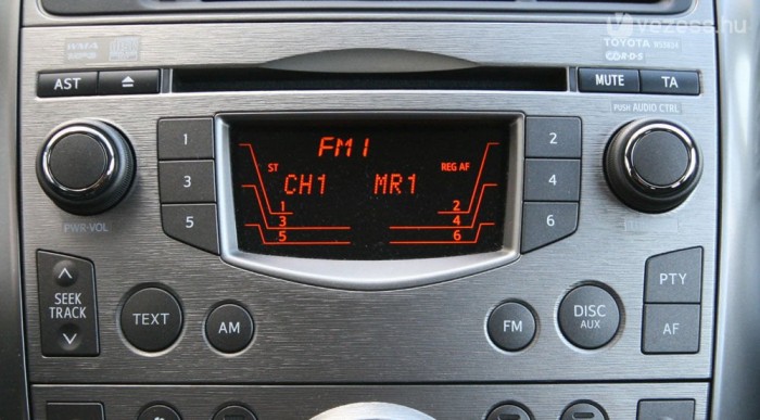 Közszolgálati adót illik fotózni, nem magáncéget