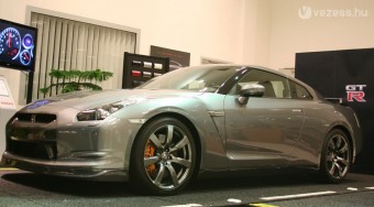 28 milliós sportautók landoltak Budaörsön