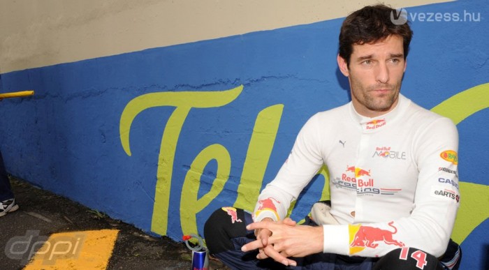 Webbert újra megműtik