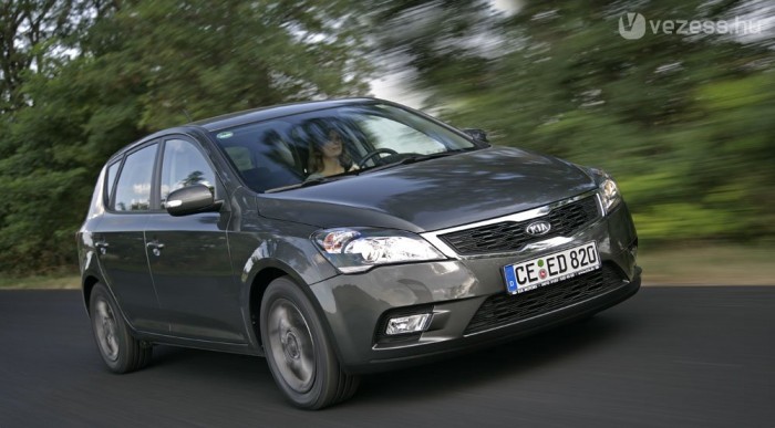 Kinek tetszik a Kia Cee’d? 12