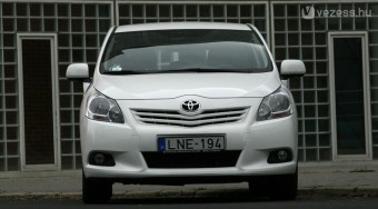 Mi baja a Toyotának a Corollával?