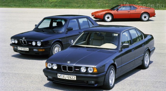 Az M1 3,5 literes hathengeres motorját kapták