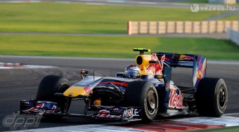 Együtt marad a Red Bull és a Renault