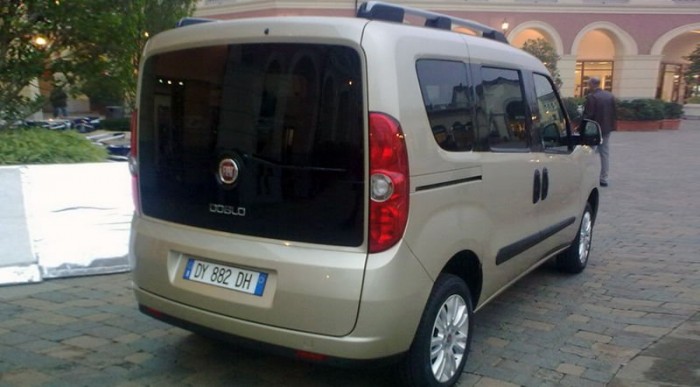 Közel 3,5 köbméteres raktérrel 