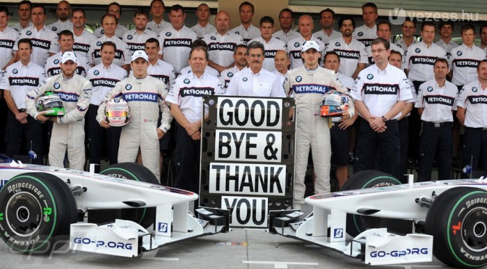 70 futam után búcsúznak