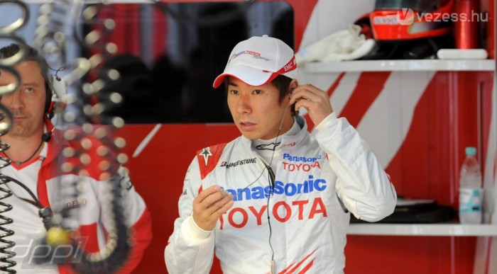 Kobayashi vajon belefér?