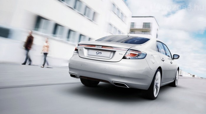 Válás után jó bőrben: új Saab 9-5 7