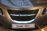 Válás után jó bőrben: új Saab 9-5 28