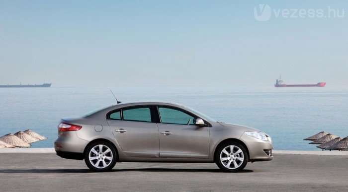 Nem vezettük: Renault Fluence 7 | Vezess Klasszikus autóforma