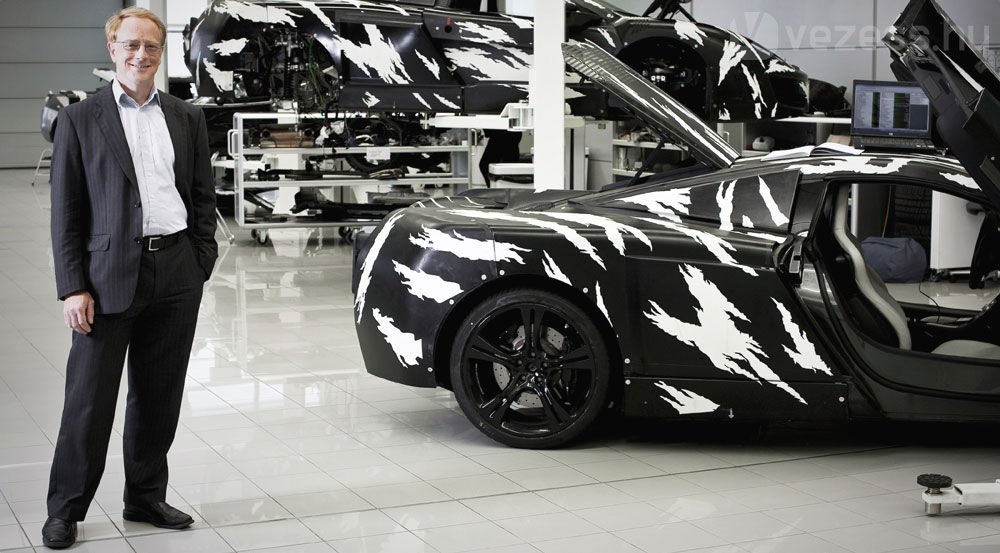 Dick Glover irányítja az autó fejlesztését