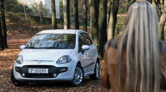 Egy olasz autó a Toyota előtt?