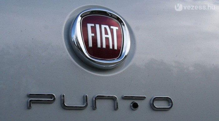 Egy olasz autó a Toyota előtt? 6 | Vezess A T szárában lévő pont jelzi a teljesítményt. Fekete az átlagos, piros az erős, zöld a gázüzemű motorok esetében