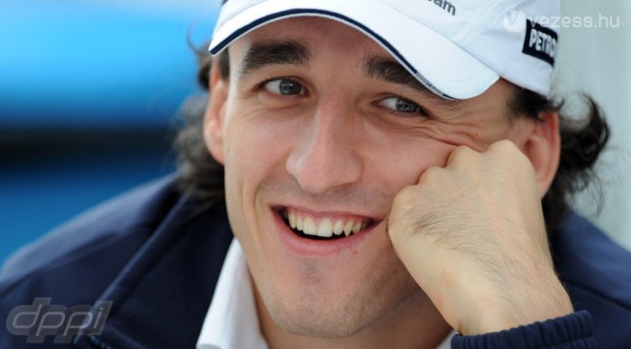 Kubica raliautóval bukott