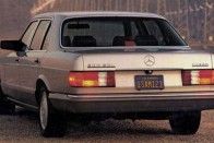 1985-től az USA-ban volt kapható a Mercedes-Benz S 300 SDL Turbo, az első részecskeszűrős szériaautó