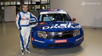 F1: Daciával pózol a világbajnok!