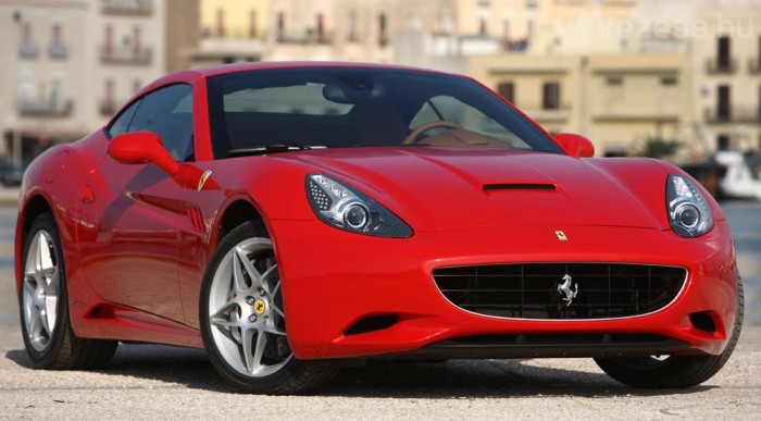 Összetört a vadiúj Ferrari – videó