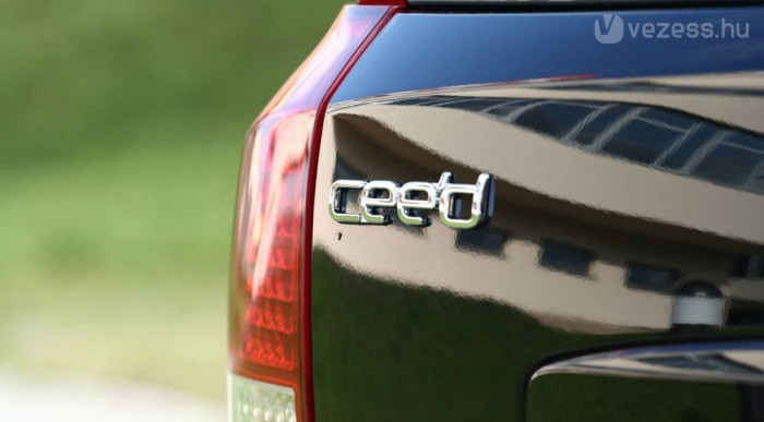 Cee'd_sw - Még ilyen ostóba modellnevet.