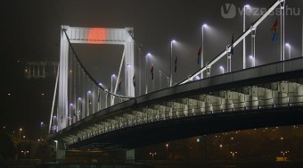 Negyedmilliárdos lámpák