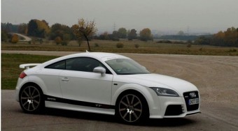 Audi TT R8-tudással