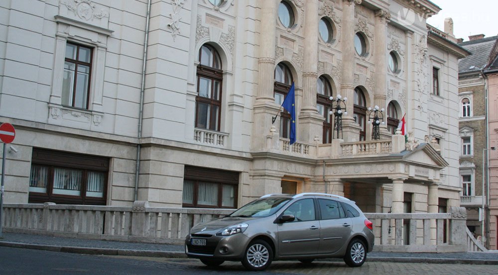 Hol járunk, kétezerért? Budapest, Fő utca, Budai vigadó