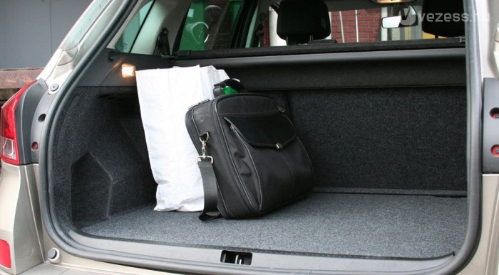 Alaphelyzetben is használható a csomagtér 