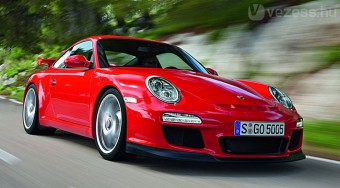 Akkumulátorral tuningol a Porsche