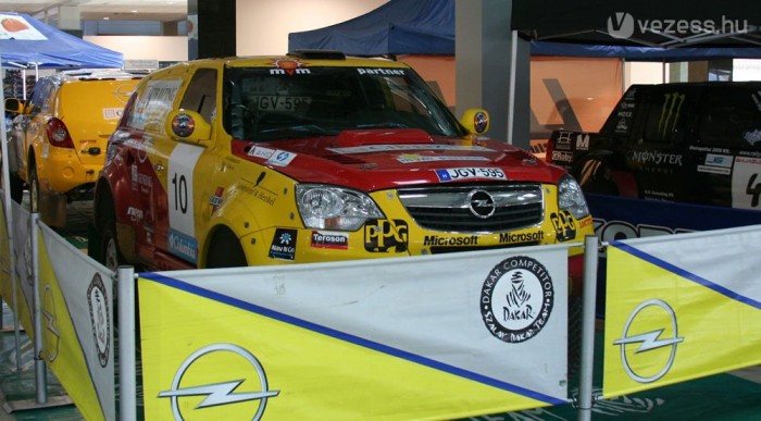 Mi köze a Ladának a Ferrarihoz? 9 | Vezess A Szalay-Bunkoczi páros dakari autója is itt van
