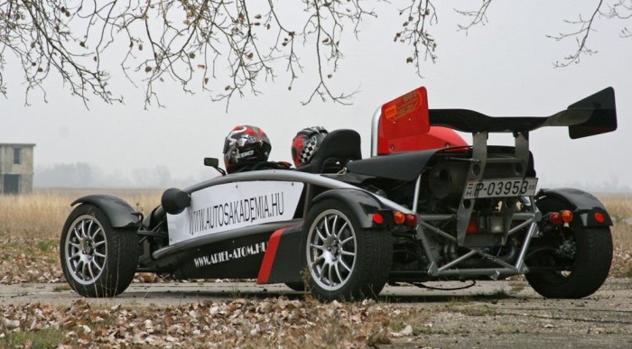 Elképesztő: 2,9 mp kell csak százig