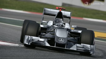 F1: Karácsonyra meglesz a Mercedes-páros
