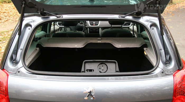 Bonbonosdoboz: Új 207 SW 9 | Vezess Jó ötlet, köszönjük