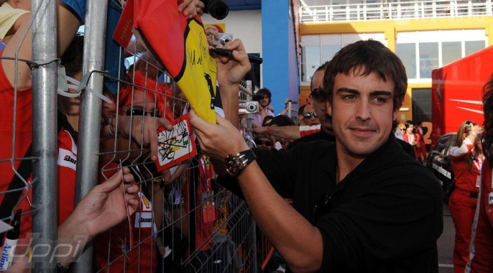 Alonso megint a Ferrarinál járt