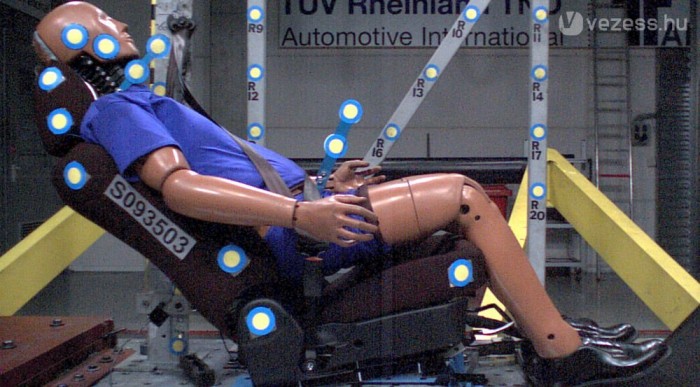 Nem az igazi az ülés és a fejtámla