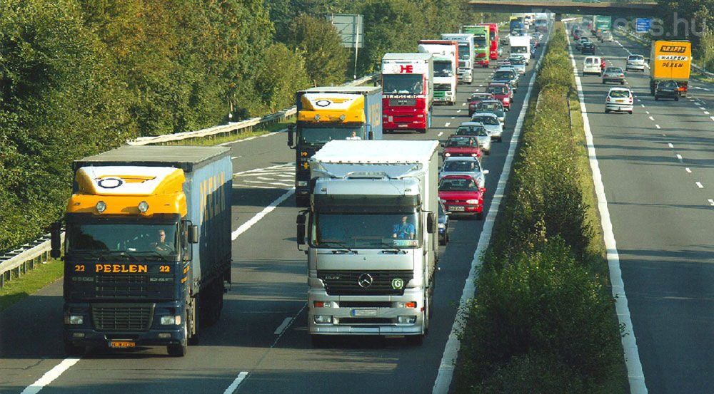 Kamionnak tilos lesz előzni a jövőben