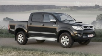 Erősödik a Toyota terepjárója