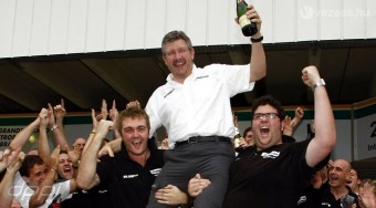 Lovag lesz Ross Brawnból?