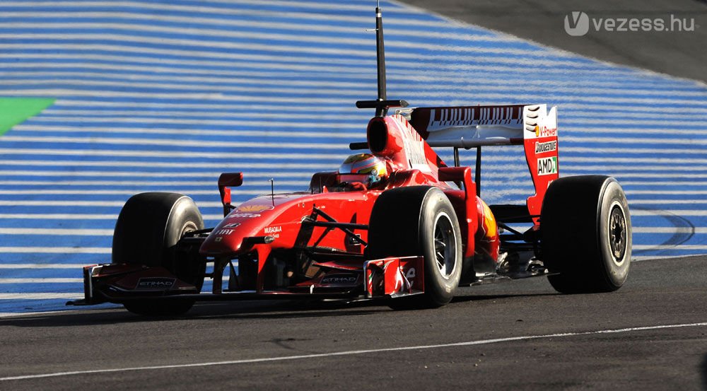 F1: A McLarené a második nap Jerezben 26