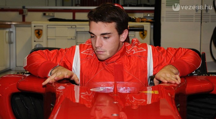 F1: Újoncot szerződtetett a Ferrari