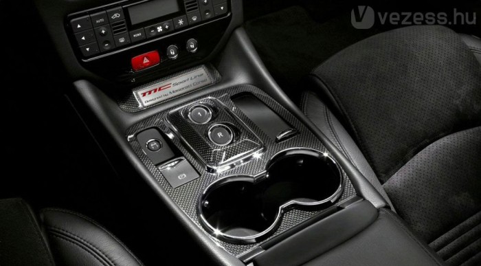 Ínyencség a Maseratitól 7 | Vezess A szénszálas műanyag belül is jól mutat