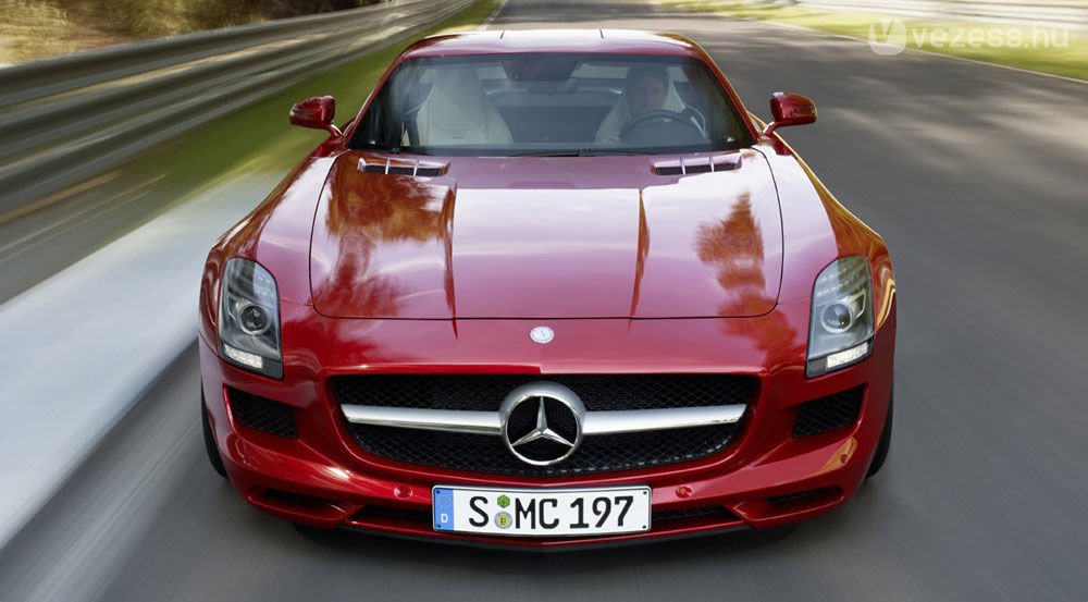 Márciustól hazánkban is kapható lesz az SLS AMG