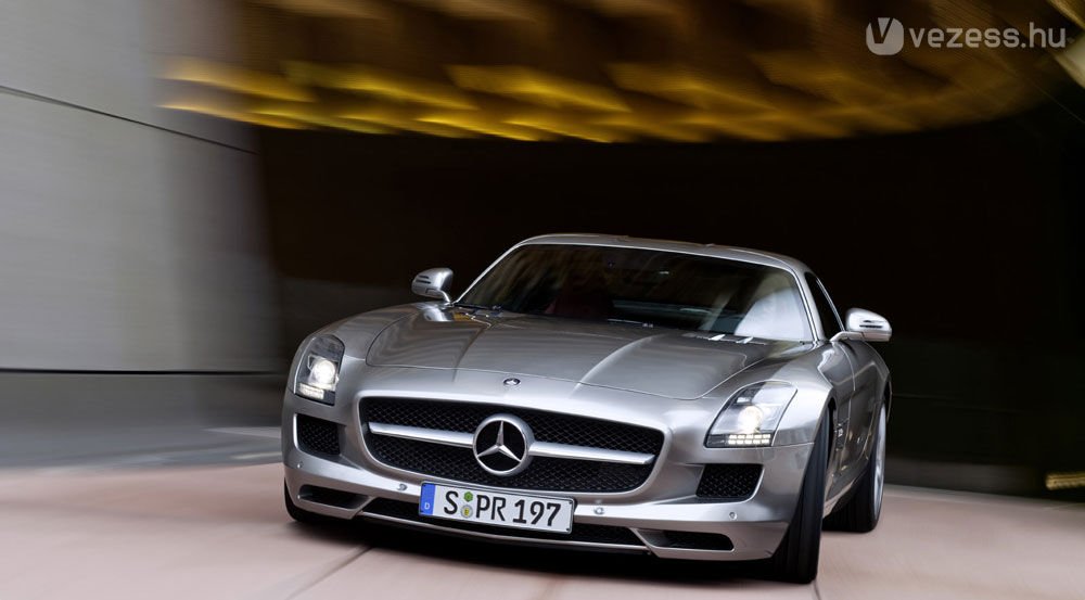 Mit keres itthon egy SLS AMG? 22