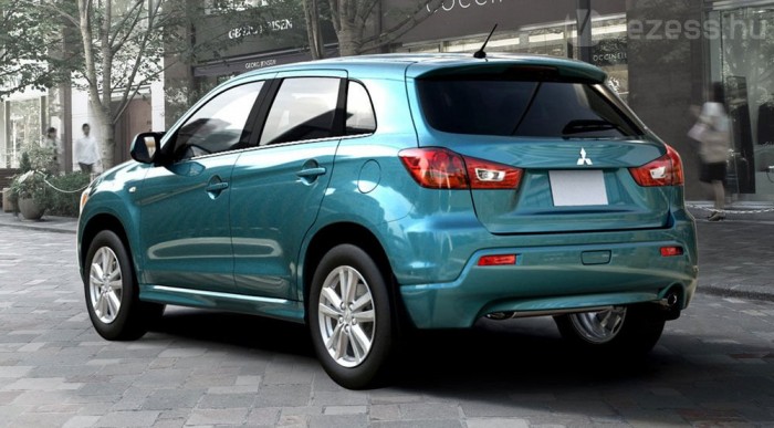 1,8-as benzinmotor lesz benne