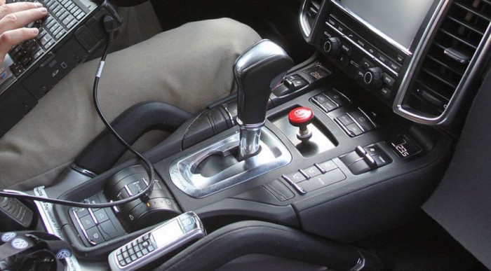 Alig álcázva köröz az új Porsche 6 | Vezess Lesz mit állítani