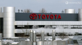 F1: Félezer embert rúg ki a Toyota