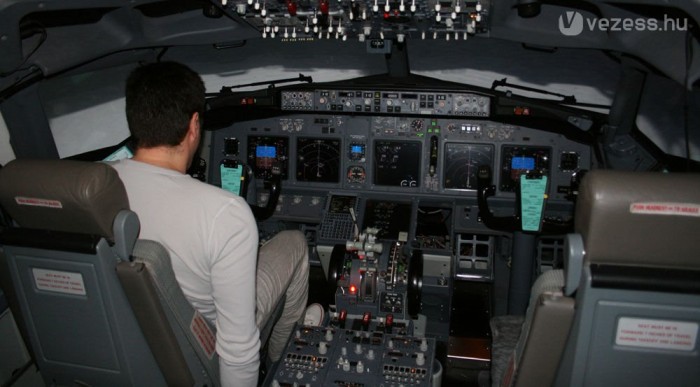 Keskeny és nem túl kényelmes az ülés